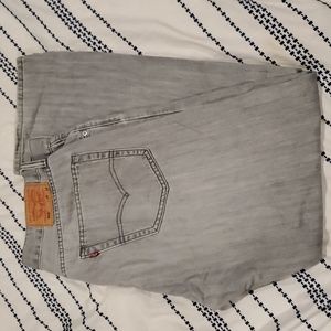 Mens Levi's pants.